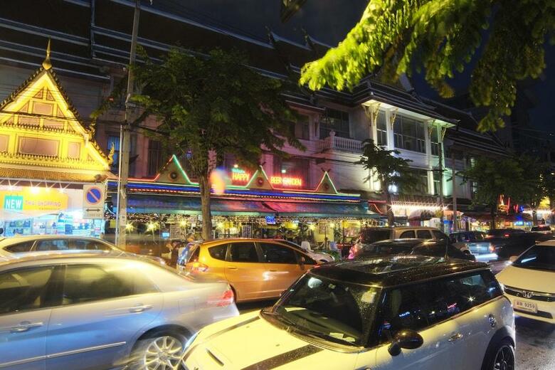 Hotel The Raya Surawong Bangkok