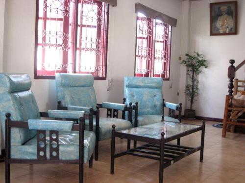 Hostal Srikrung Guesthouse