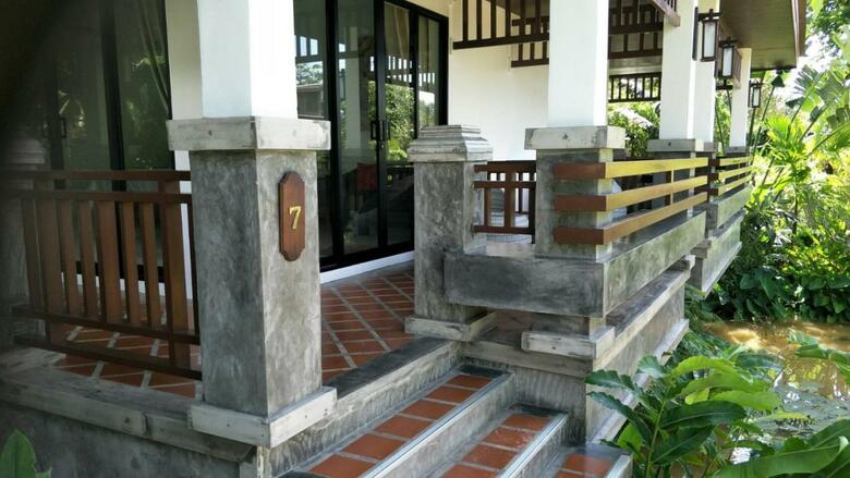 Hotel Arthaya Villas