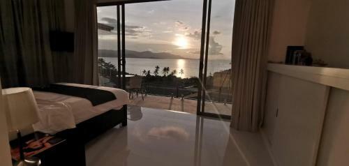 3 Bedroom Sea View Villa Escape