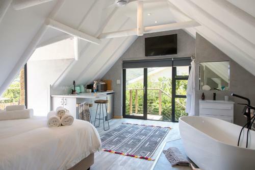 Hostal Pearl Moon Boutique Suites