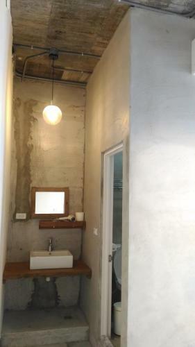 4+57 Hostel