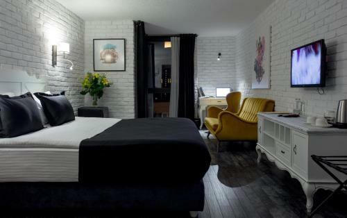 Check Inn Suite Hotel & Spa