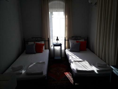 Hostal Madra House