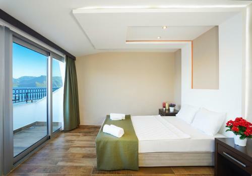 Aurasia City Hotel