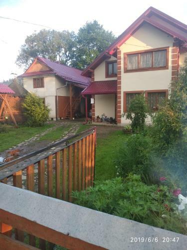 Lodge Guest House Pid Lypamy
