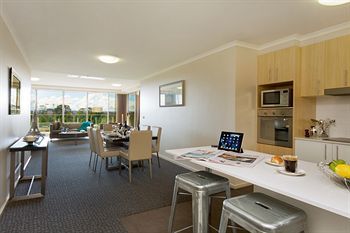 Aparthotel Pacific Suites Canberra