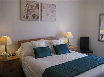 Cleve Court Hotel
