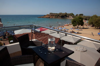 Aparthotel Golden Bay Suites