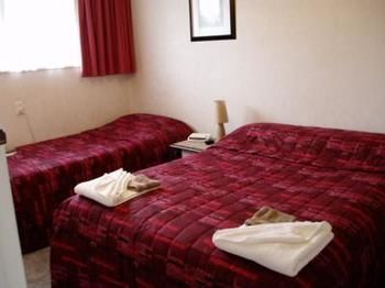 Surrey Court Motels