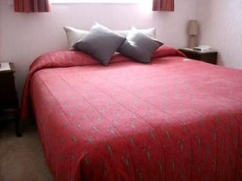 Surrey Court Motels