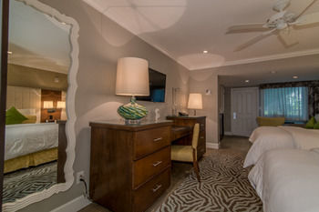 Hotel Almond Tree Inn
