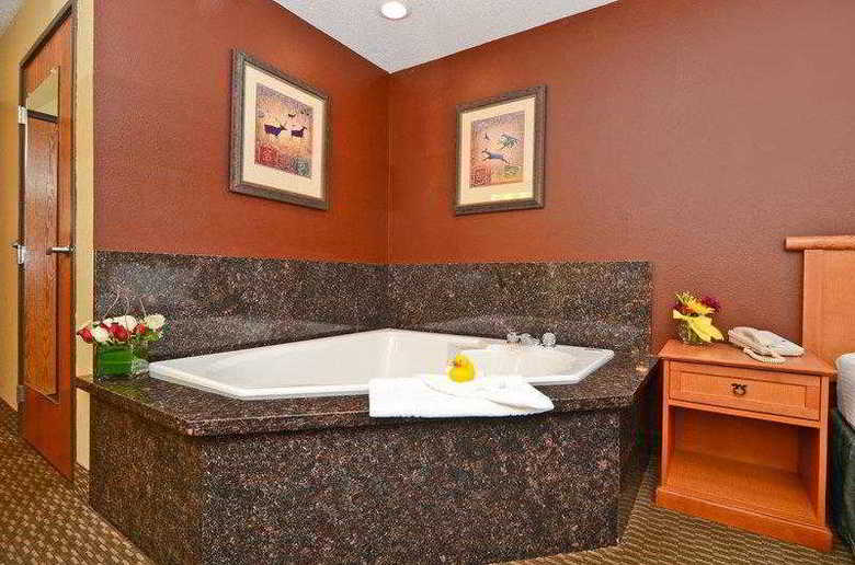Best Western Plus Deer Park Hotel & Suites