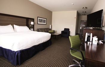 Holiday Inn Express Hotel & Suites Belgrade
