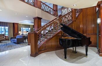 Crowne Plaza Hotel Knoxville Downtown University