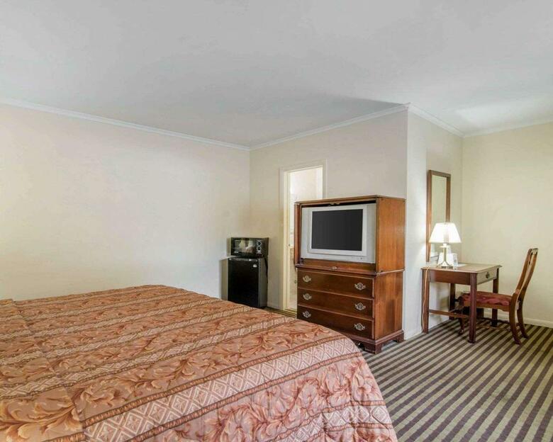 Hotel Rodeway Inn Skytop