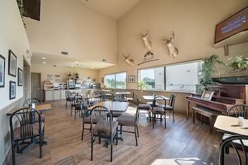 Hotel Lone Star Inn & Suites