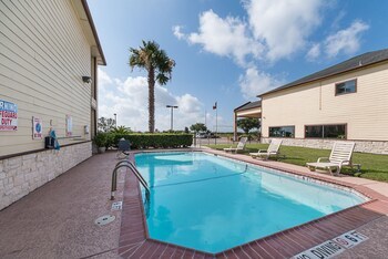 Hotel Lone Star Inn & Suites