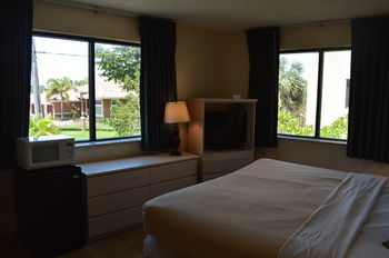 Ft. Lauderdale Beach Resort Hotel & Suites