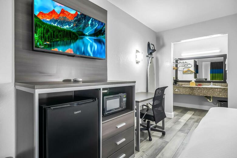 Motel Rodeway Inn & Suites