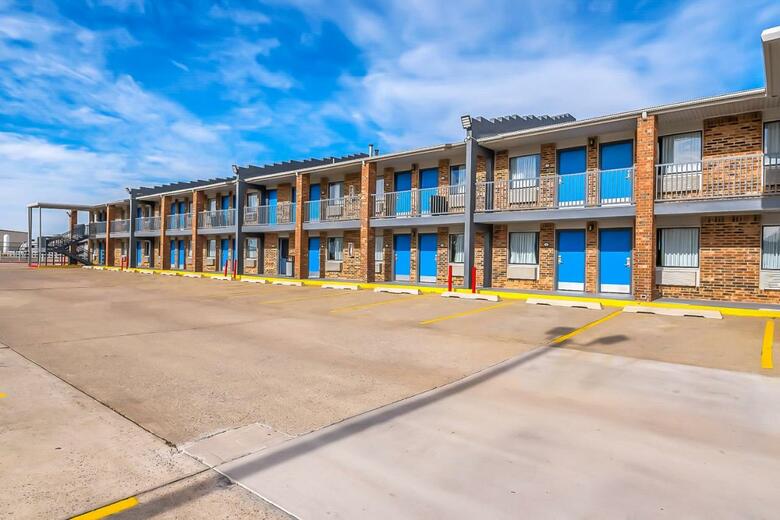Motel Rodeway Inn & Suites