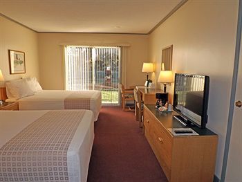 Village Green Hotel