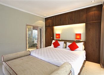 Hotel Segara Village