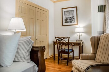 Admiral Fell Inn, An Ascend Hotel Collection Member
