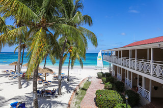 Hotel Pineapple Beach Club
