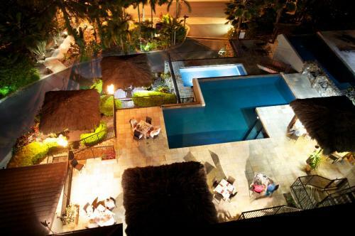 Hotel At Water's Edge Resort