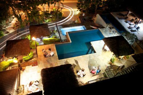 Hotel At Water's Edge Resort