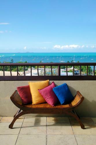 Hotel At Water's Edge Resort