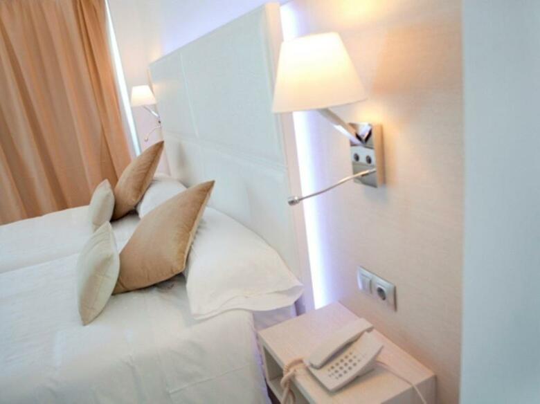 Hotel Pure Salt Garonda