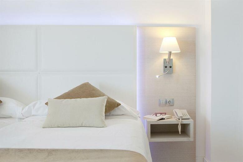 Hotel Pure Salt Garonda