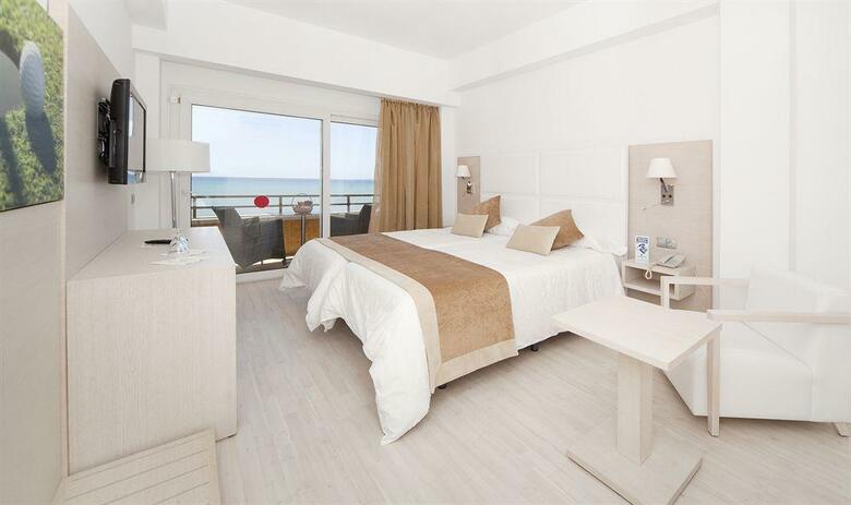 Hotel Pure Salt Garonda