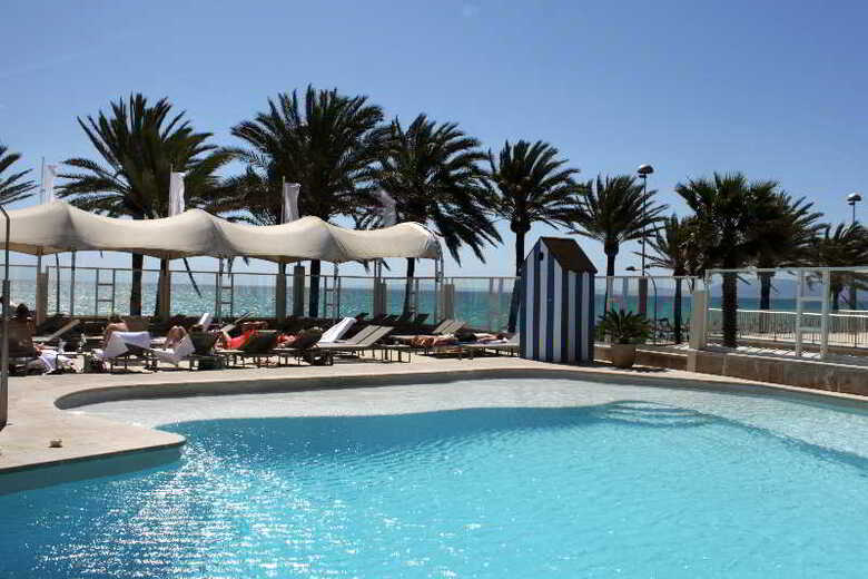Hotel Pure Salt Garonda