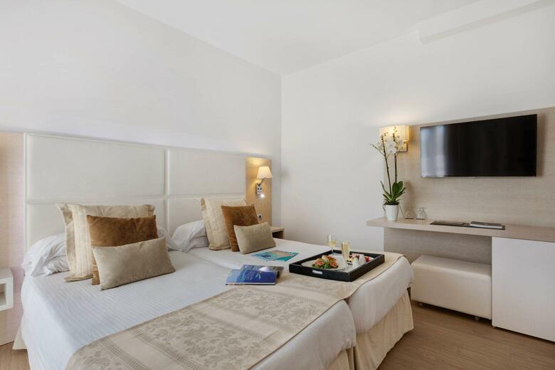 Hotel Pure Salt Garonda