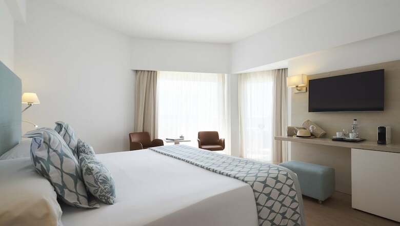 Hotel Pure Salt Garonda
