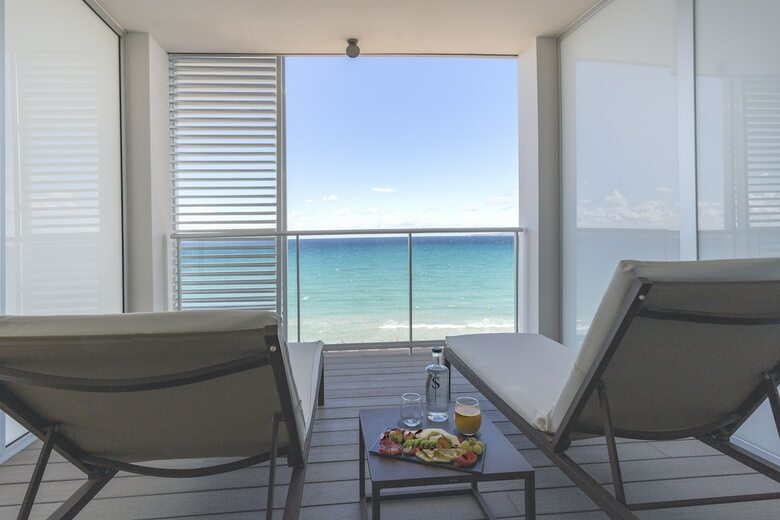 Hotel Pure Salt Garonda