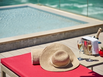 Hotel Pure Salt Garonda