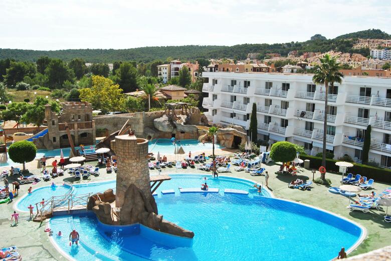 Apartamentos Pirates Village