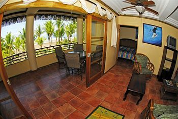 Canciones Del Mar Hotel