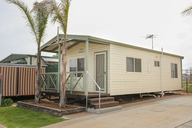 Cabana Desert City Holiday Park