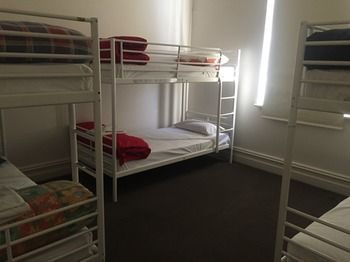 Albergue Western Hotel