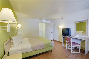 Motel 6 Houston - Baytown East
