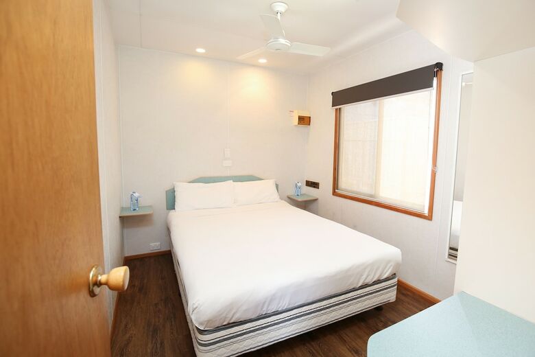 Aquarius Apartments And Cabins