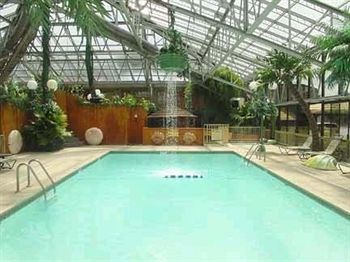 Hotel Wildwood Inn Tropical Dome & Theme Suites