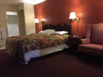 Hotel Wildwood Inn Tropical Dome & Theme Suites