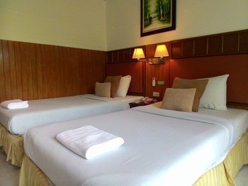 Hotel Lunar Hut Resort