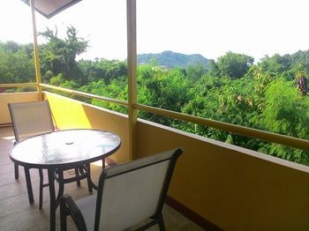 Hotel Lunar Hut Resort
